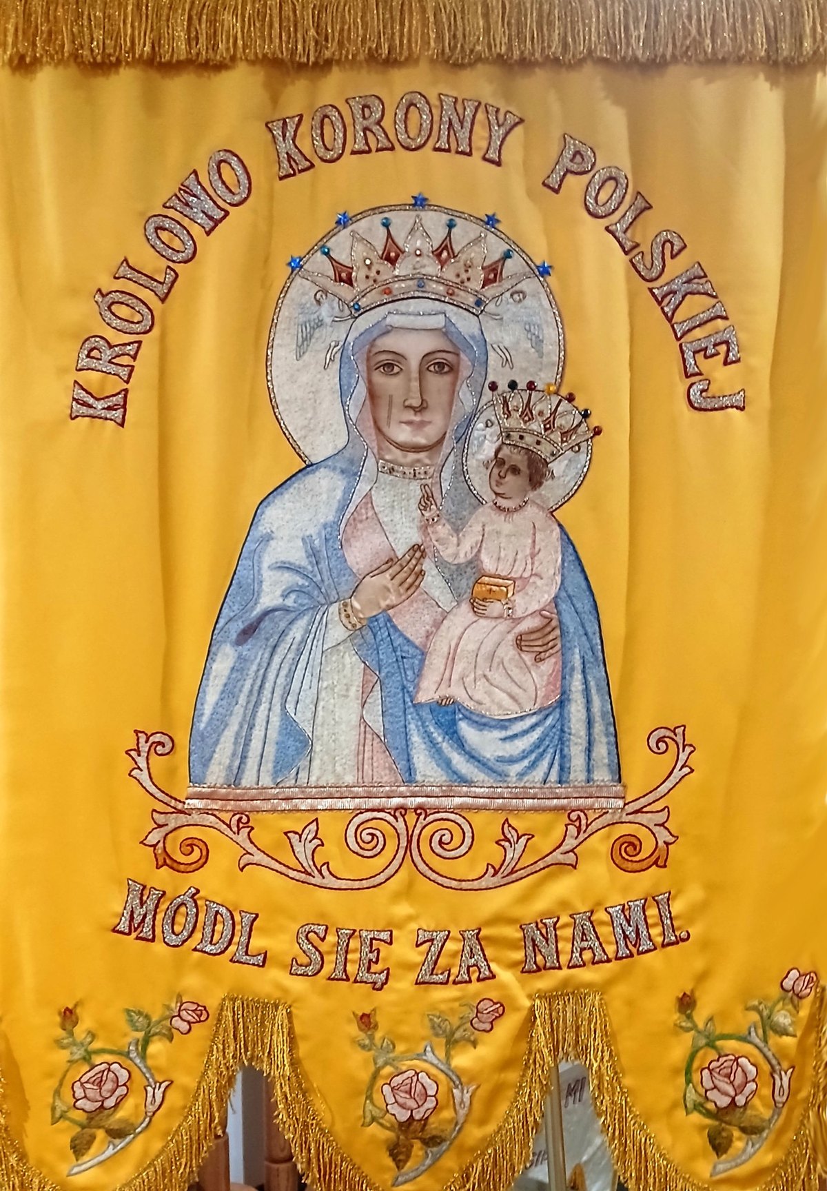 Sztandar: Królowo Korony Polskiej, módl się za nami